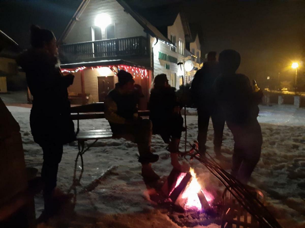 Zajazd Ponikiew - Noclegi Wadowice Kültér fotó