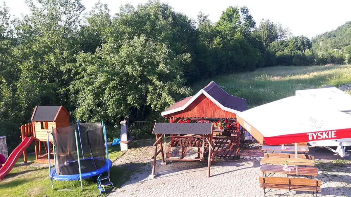 Zajazd Ponikiew - Noclegi Wadowice Kültér fotó