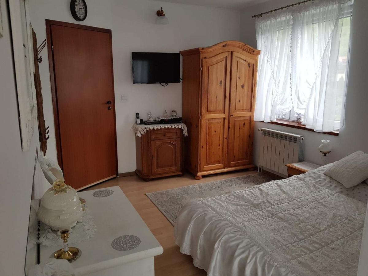Zajazd Ponikiew - Noclegi Wadowice Kültér fotó